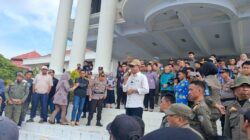 Tuntut Gaji ke-13 dan ke-14, Massa PPPK Datangi Kantor Bupati Donggala