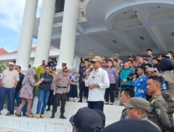 Tuntut Gaji ke-13 dan ke-14, Massa PPPK Datangi Kantor Bupati Donggala
